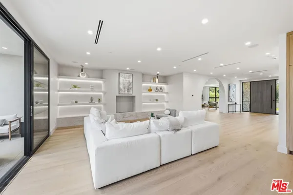$4,095,000 | 16643 Addison Street, Encino, CA 91436