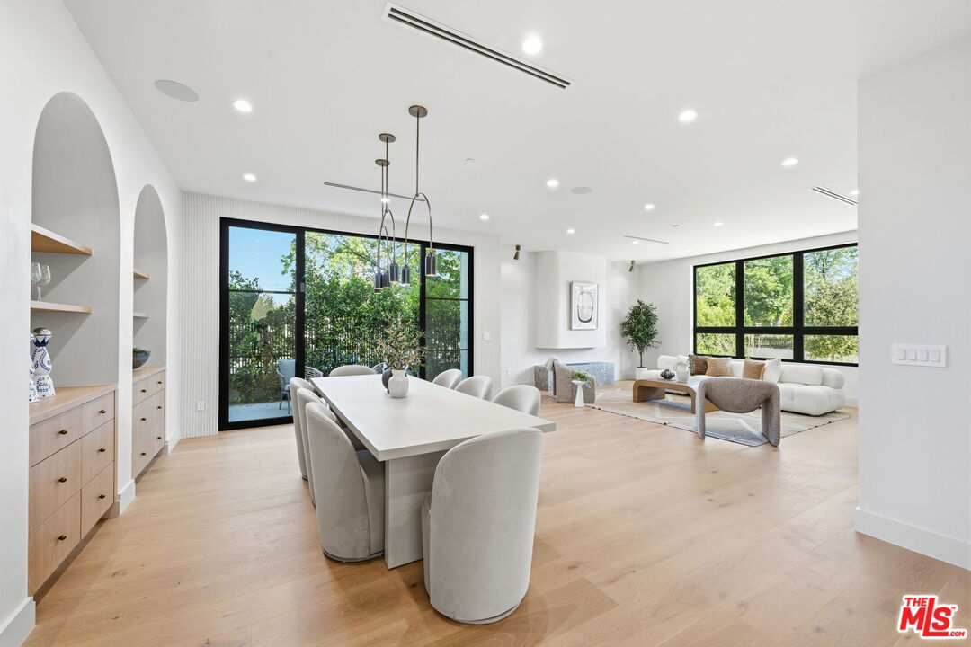 16643 Addison Street Encino, CA 91436 - Photo 6 of 32