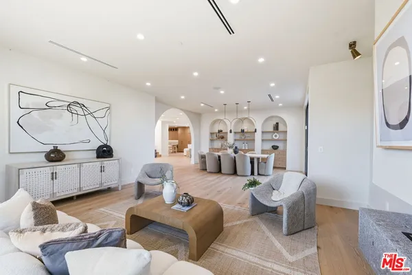 $4,095,000 | 16643 Addison Street, Encino, CA 91436