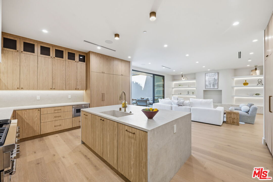 16643 Addison Street Encino, CA 91436 - Photo 9 of 32