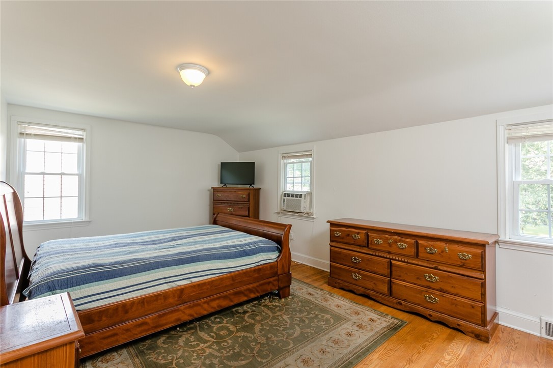 201 Elmcroft Road Rochester, NY 14609 - Photo 13 of 19