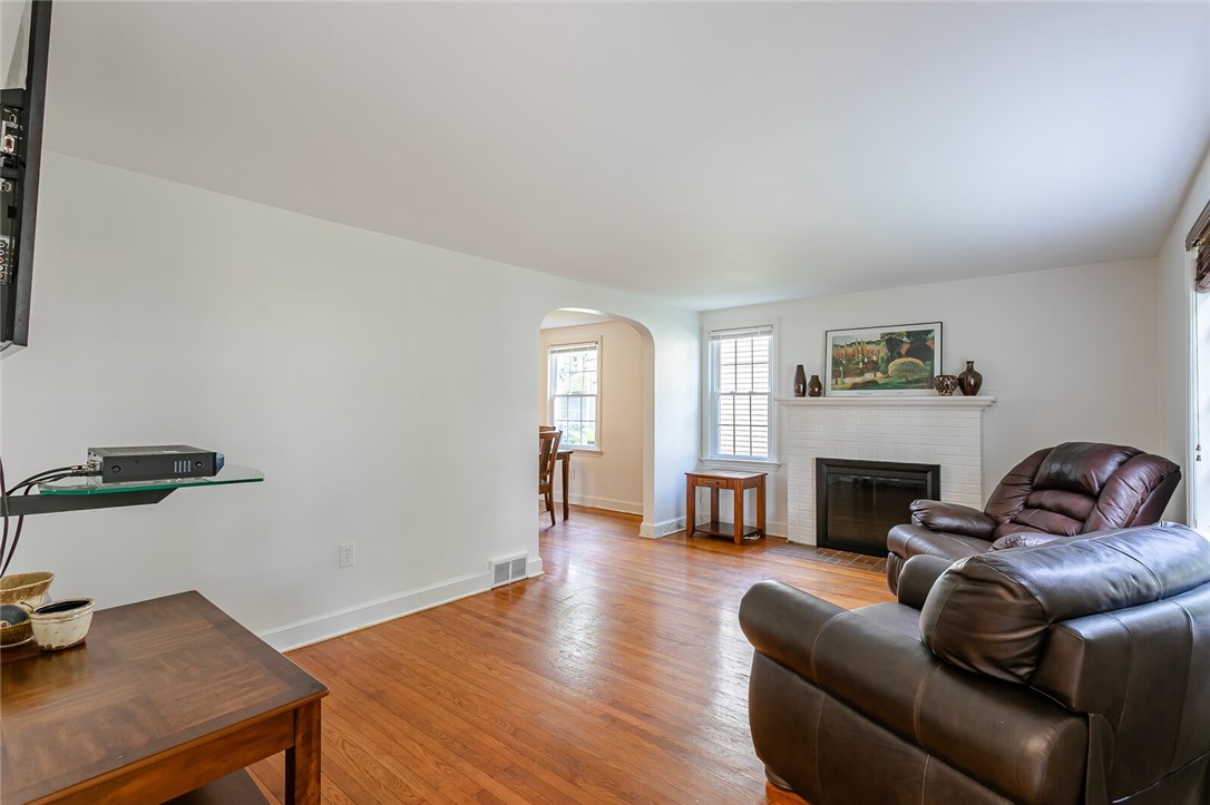 201 Elmcroft Road Rochester, NY 14609 - Photo 3 of 19