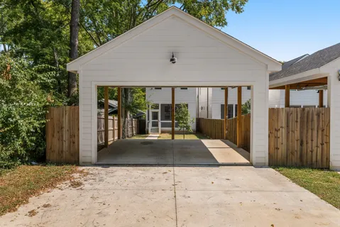 a view of entrance gate of house