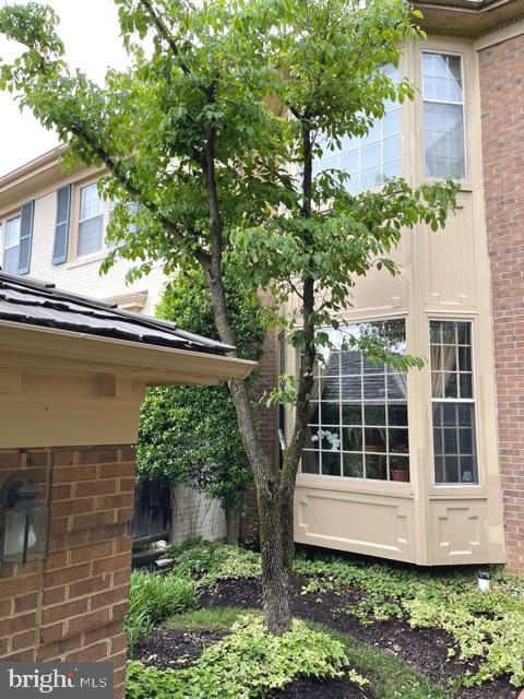 9425 Lost Trail Way Potomac, MD 20854 - Photo 2 of 4