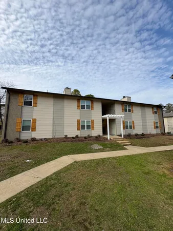 $260,000 | 1120 East Lee Boulevard, Unit D116, Starkville, MS 39759