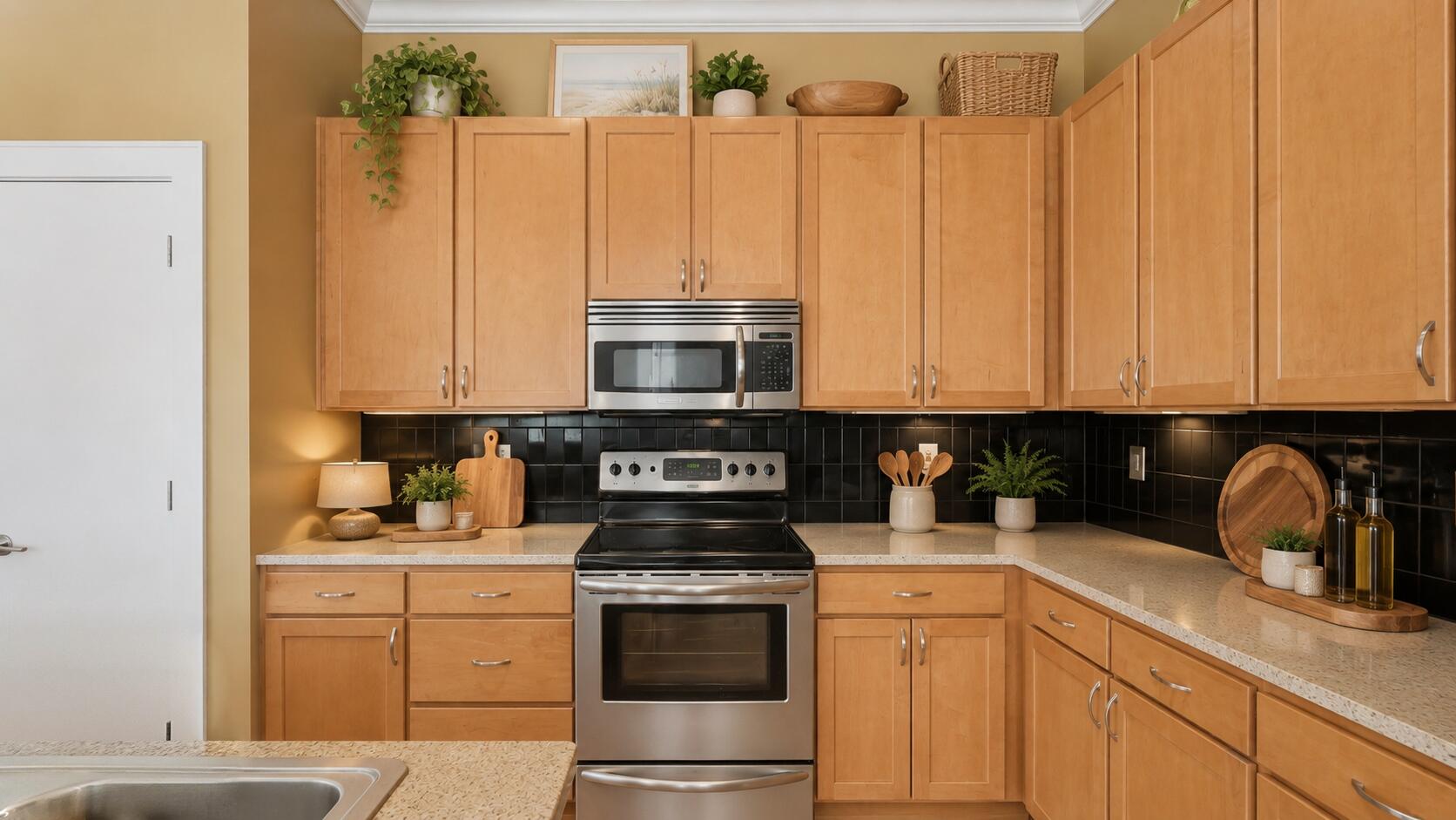 129 Walnut Street, Unit 214 Chattanooga, TN 37403 - Photo 9 of 32 Staged Kitchen