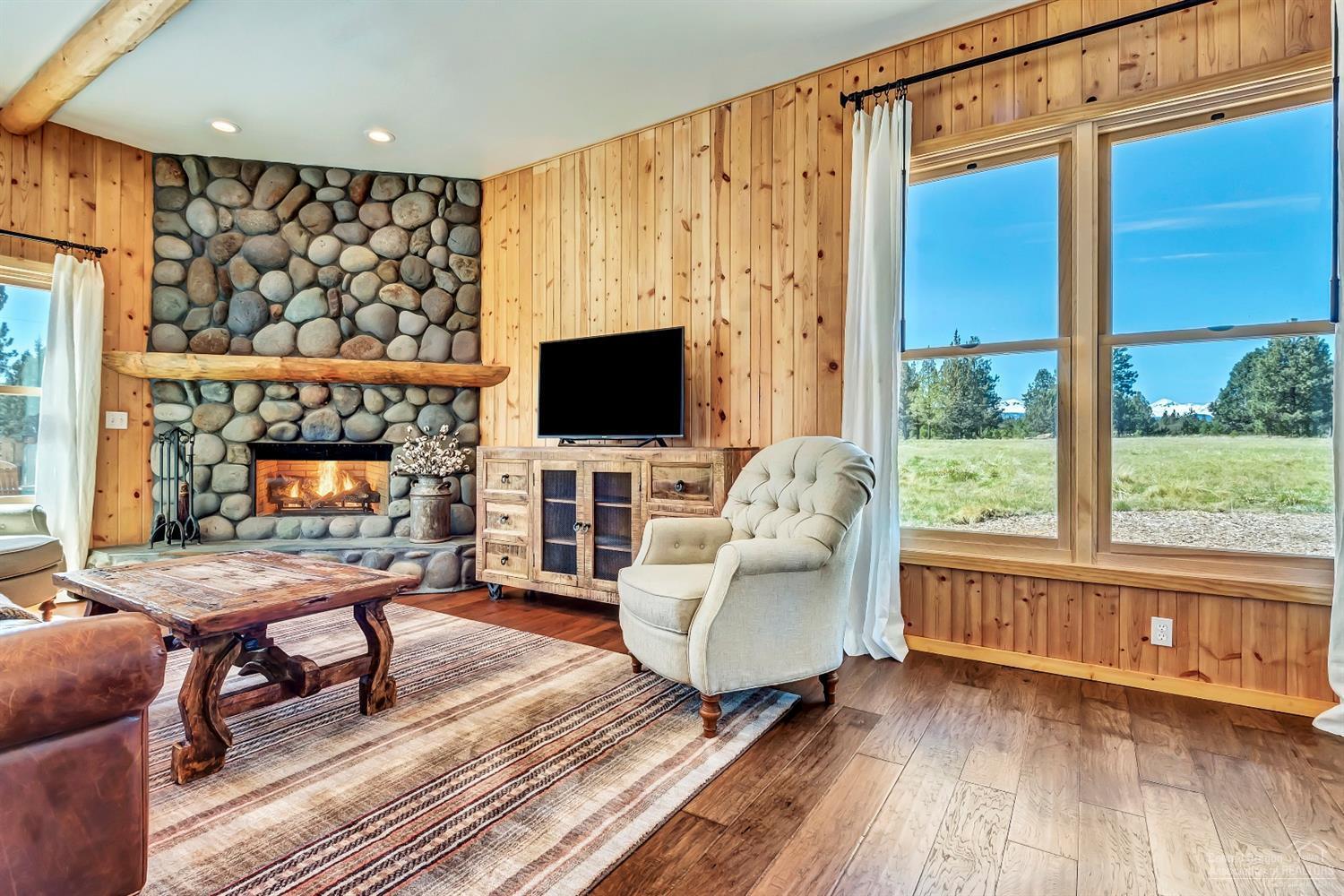 18360 Pinehurst Road Bend, OR 97703 - Photo 4 of 25 Additional Photo
