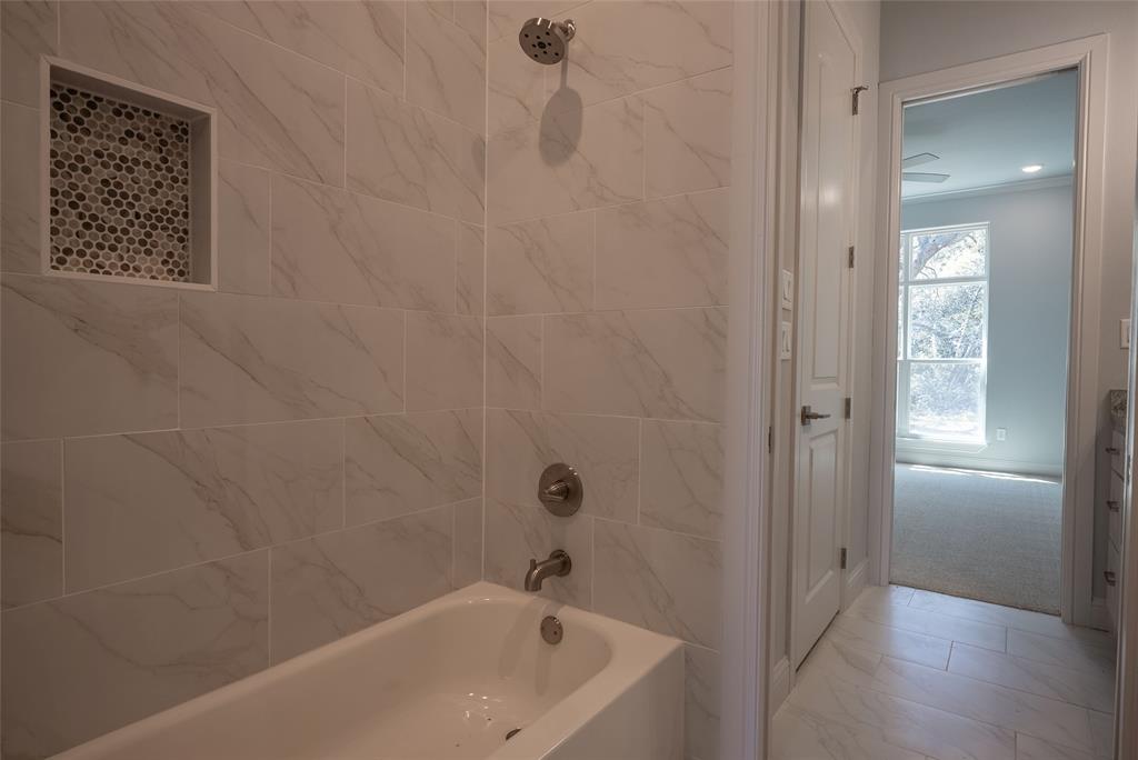 3702 Dry Creek Road Granbury, TX 76049 - Photo 16 of 33