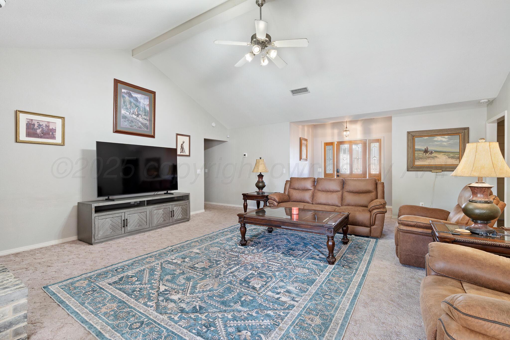 5403 Leo Lane Amarillo, TX 79110 - Photo 4 of 17 Living Area view 2