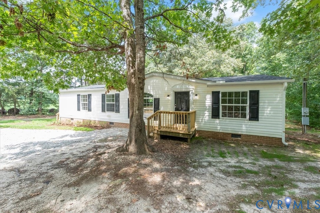 24200 Genito Road Amelia Court House, VA 23002 - Photo 4 of 34 Gallery Image 4