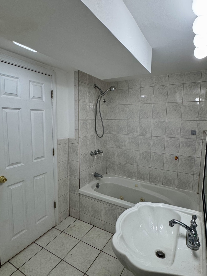 6328 North Troy Street Chicago, IL 60659 - Photo 24 of 28
