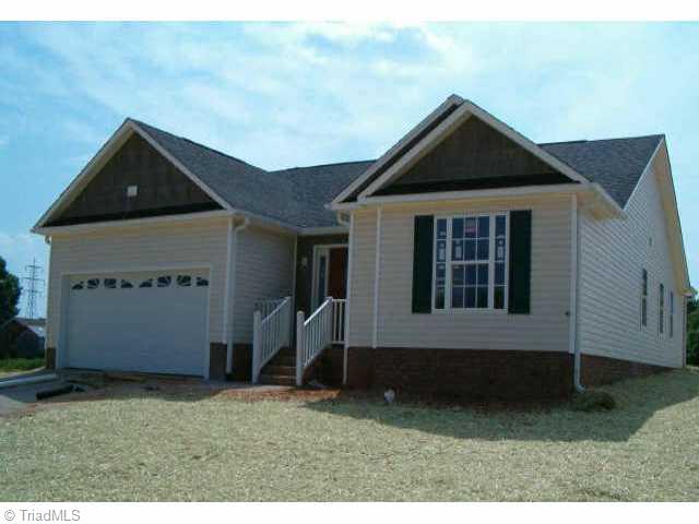 5 Dar Ridge Winston-Salem, NC 27127 - Photo 1 of 6 Exterior Front.