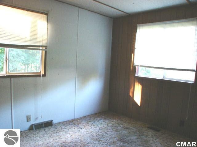 691 South Rich Road Ithaca, MI 48847 - Photo 12 of 16 1767534-11.JPG