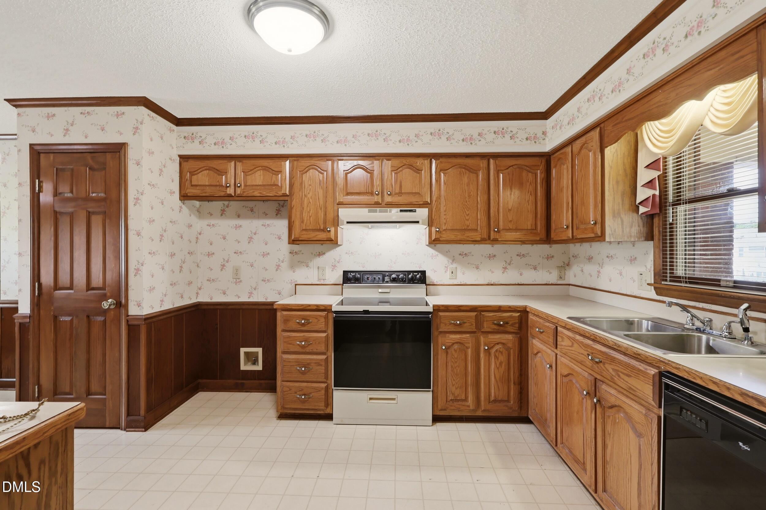 461 Cheeks Lane Graham, NC 27253 - Photo 12 of 32