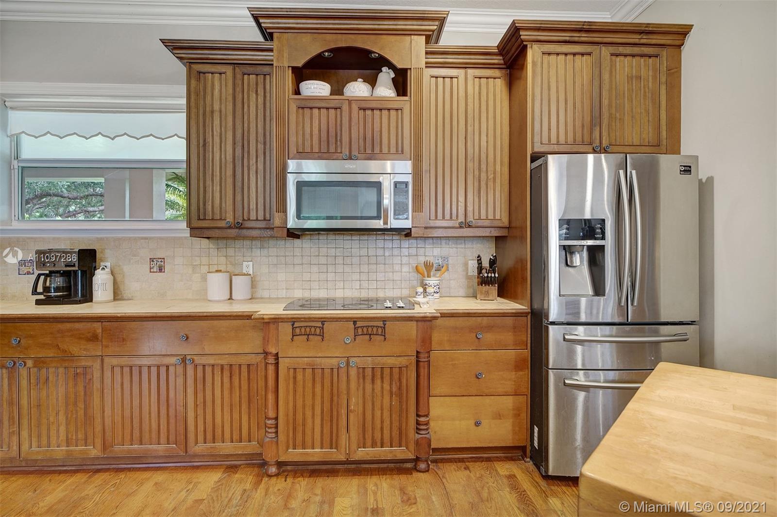 17810 Southwest 52nd Court Southwest Ranches, FL 33331 - Photo 12 of 67 Gallery Image 12