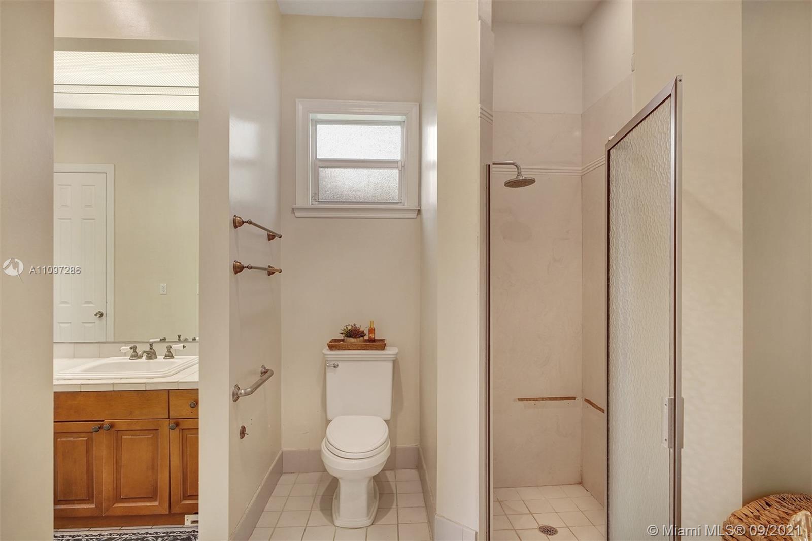 17810 Southwest 52nd Court Southwest Ranches, FL 33331 - Photo 21 of 67 Gallery Image 21