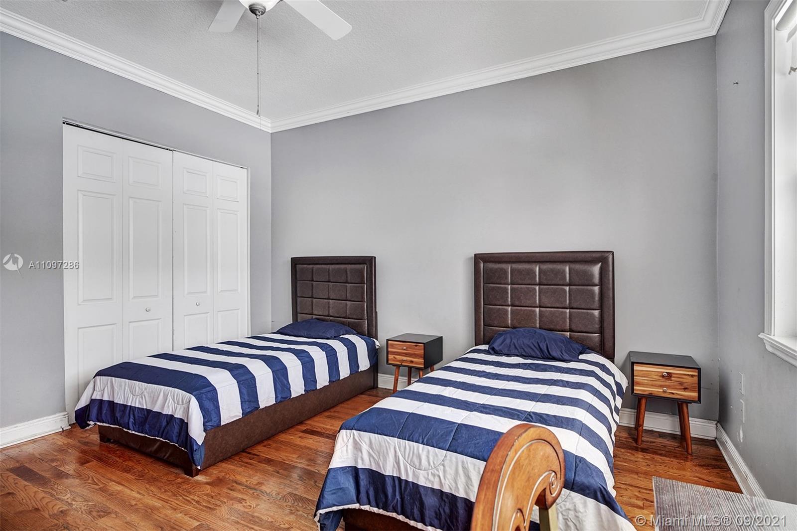 17810 Southwest 52nd Court Southwest Ranches, FL 33331 - Photo 22 of 67 Gallery Image 22