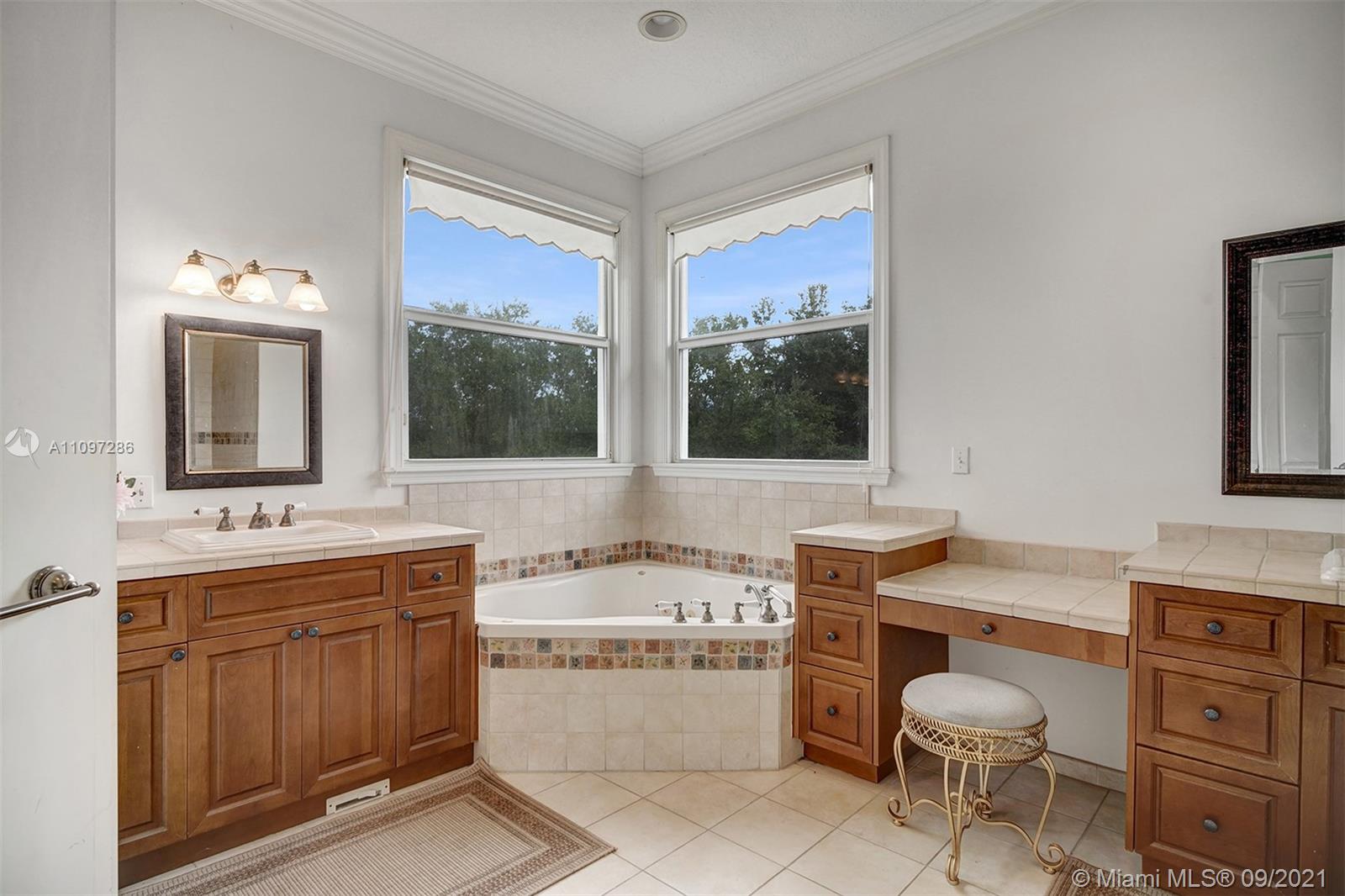 17810 Southwest 52nd Court Southwest Ranches, FL 33331 - Photo 33 of 67 Gallery Image 33