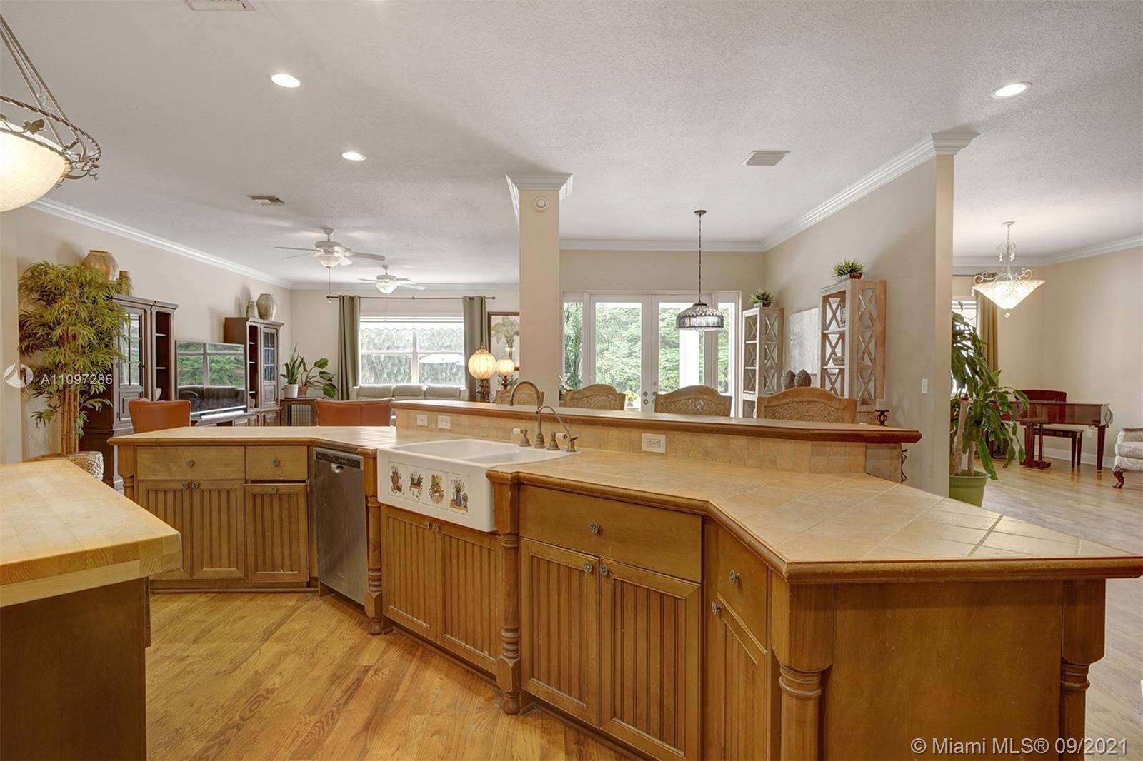 17810 Southwest 52nd Court Southwest Ranches, FL 33331 - Photo 10 of 67 Gallery Image 10
