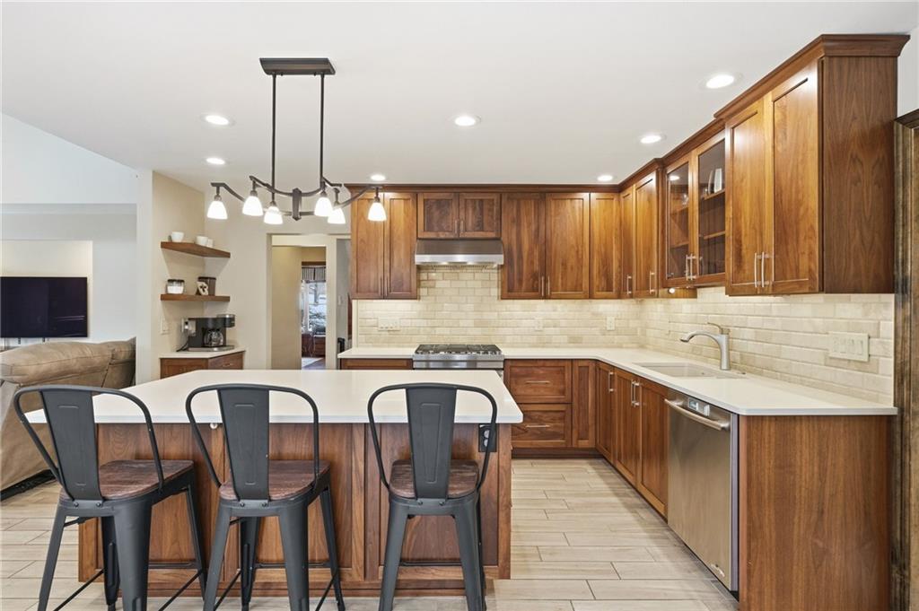 410 Pinkerton Road Wexford, PA 15090 - Photo 3 of 50