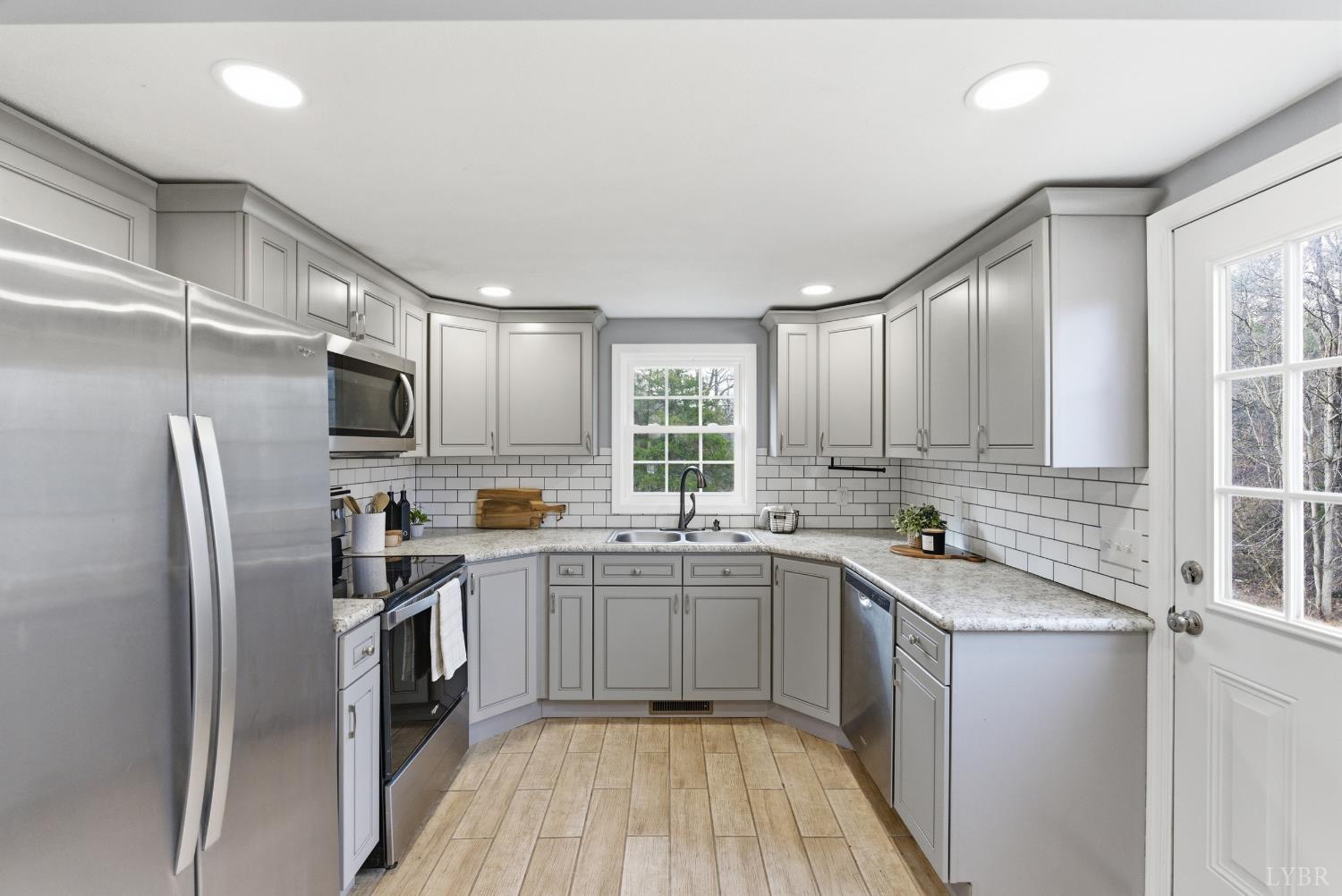 1194 Pumping Station Road Appomattox, VA 24522 - Photo 7 of 27