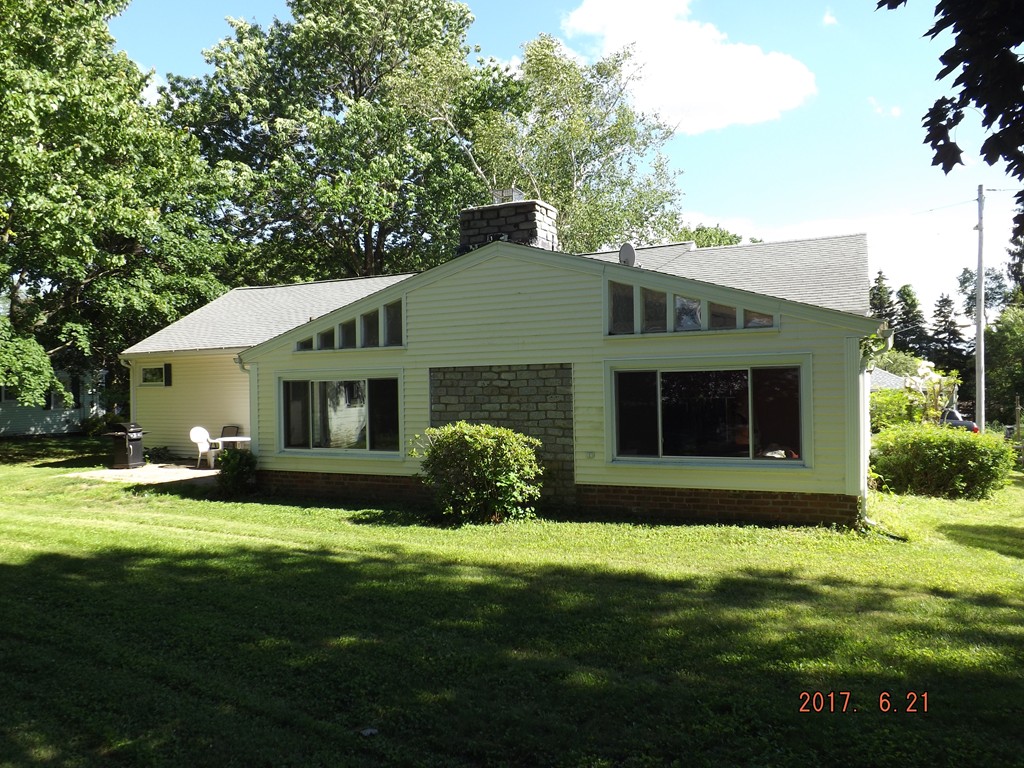 54 Rouville Avenue Gardner, MA 01440 - Photo 2 of 11 Gallery Image 2