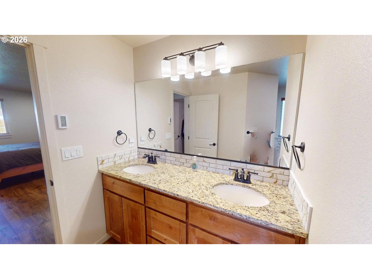 95779 Saunders Creek Road Gold Beach, OR 97444 - Photo 21 of 36 Owner's Suite Bathroom