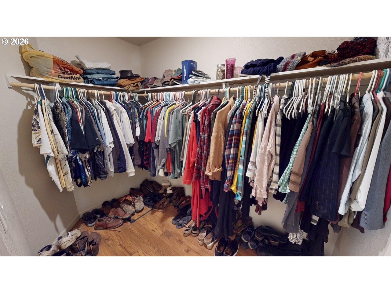 95779 Saunders Creek Road Gold Beach, OR 97444 - Photo 24 of 36 Owner's Suite Bedroom