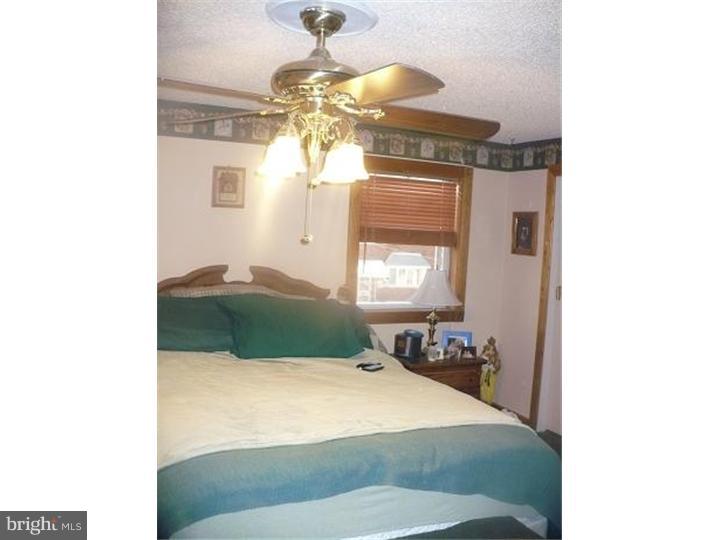 12421 Balston Road Philadelphia, PA 19154 - Photo 13 of 15 Bedroom - Main