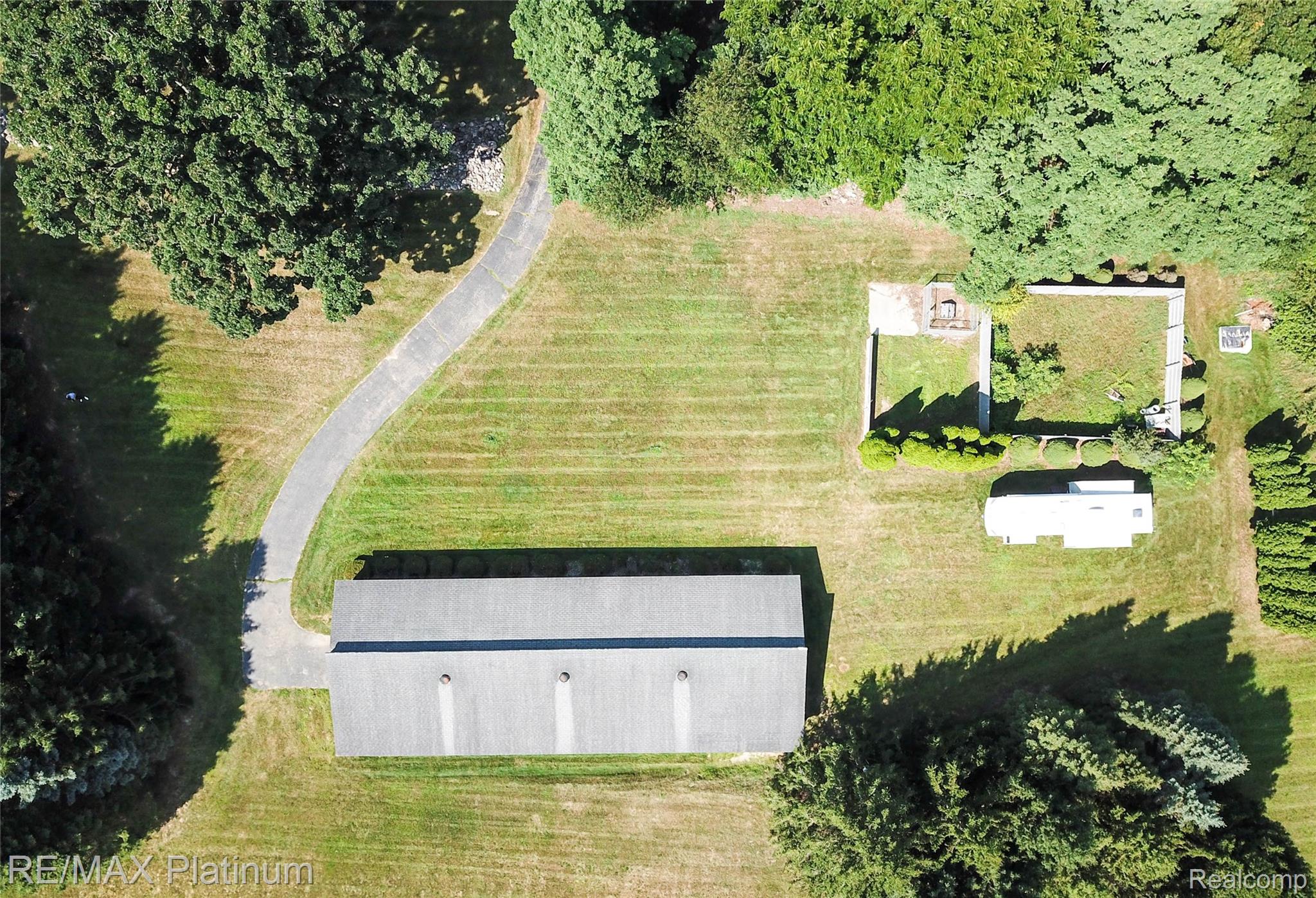 5160 Fenton Road Fenton, MI 48430 - Photo 8 of 68 DJI_0108.jpg