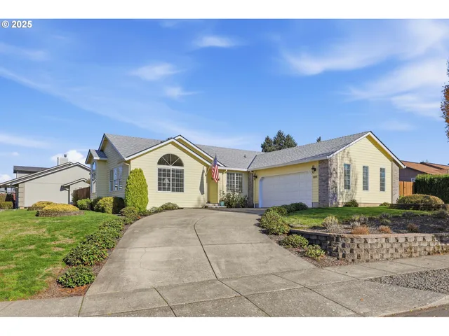 $520,000 | 1691 Northeast Coburn Drive, McMinnville, OR 97128