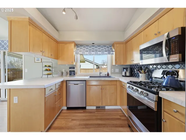 $520,000 | 1691 Northeast Coburn Drive, McMinnville, OR 97128