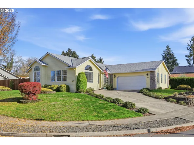 $520,000 | 1691 Northeast Coburn Drive, McMinnville, OR 97128