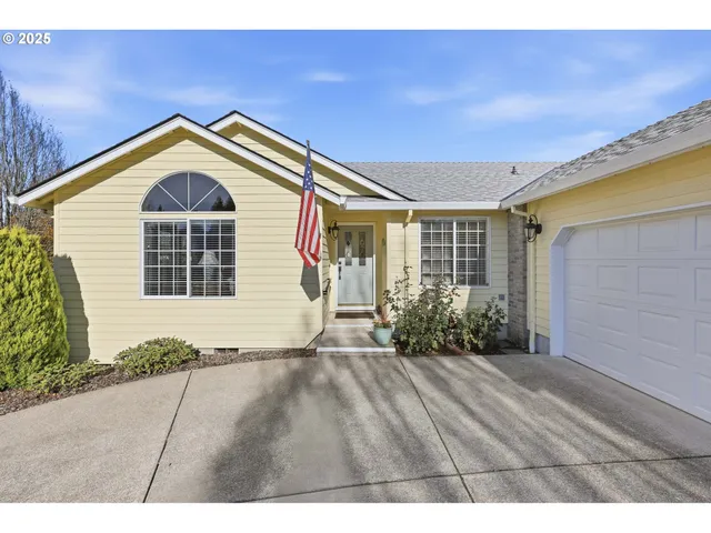 $520,000 | 1691 Northeast Coburn Drive, McMinnville, OR 97128