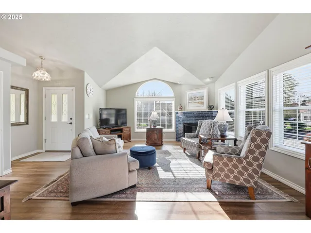 $520,000 | 1691 Northeast Coburn Drive, McMinnville, OR 97128