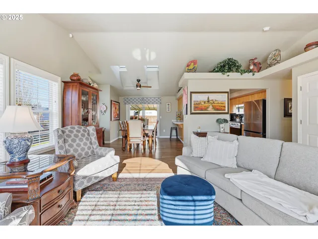 $520,000 | 1691 Northeast Coburn Drive, McMinnville, OR 97128