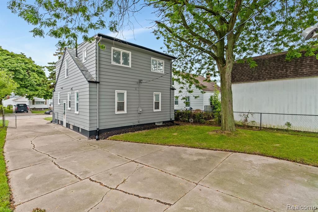 21805 Rausch Avenue Eastpointe, MI 48021 - Photo 30 of 33