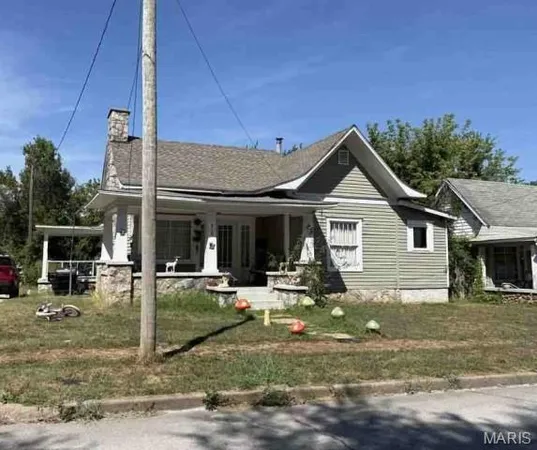 $101,600 | 410 North High Street, Neosho, MO 64850
