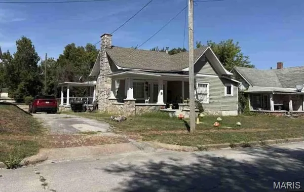 $101,600 | 410 North High Street, Neosho, MO 64850