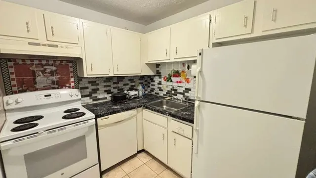 $1,800 | 17 Weld Street, Unit 37, Framingham, MA 01702