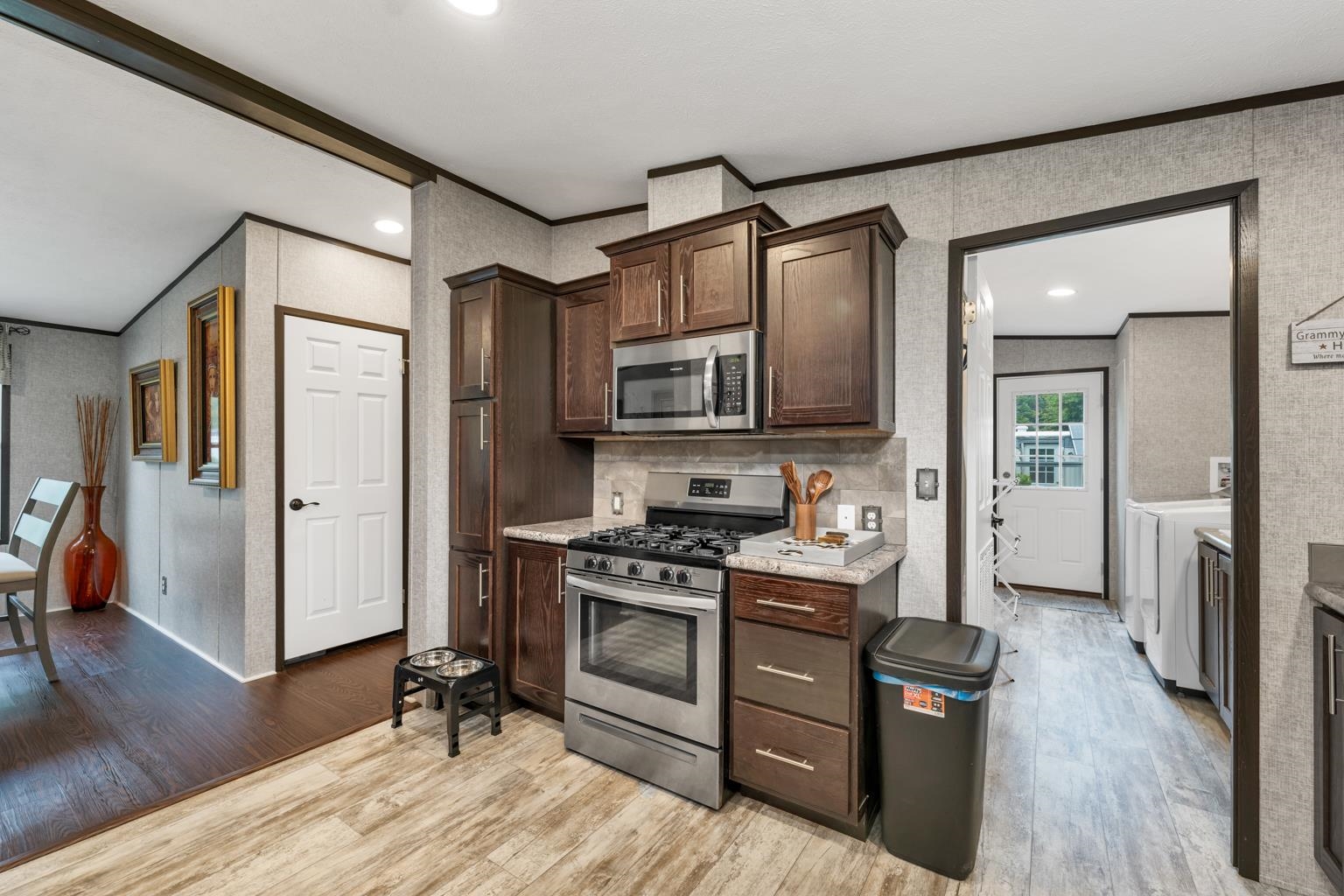 23 South Cranberry Rochester, NH 03867 - Photo 4 of 24