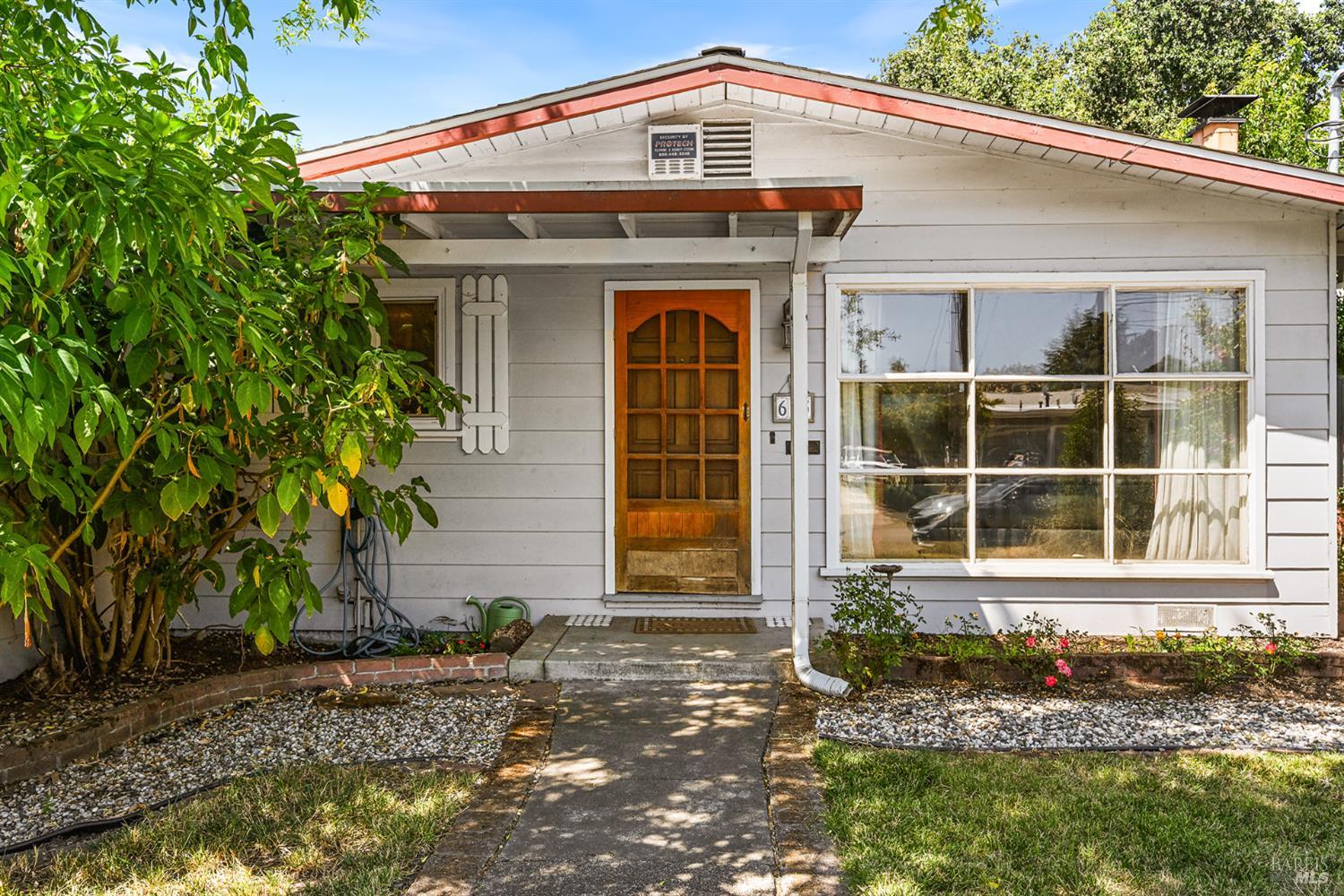 613 Ashbury Avenue Santa Rosa, CA 95404 - Photo 2 of 29