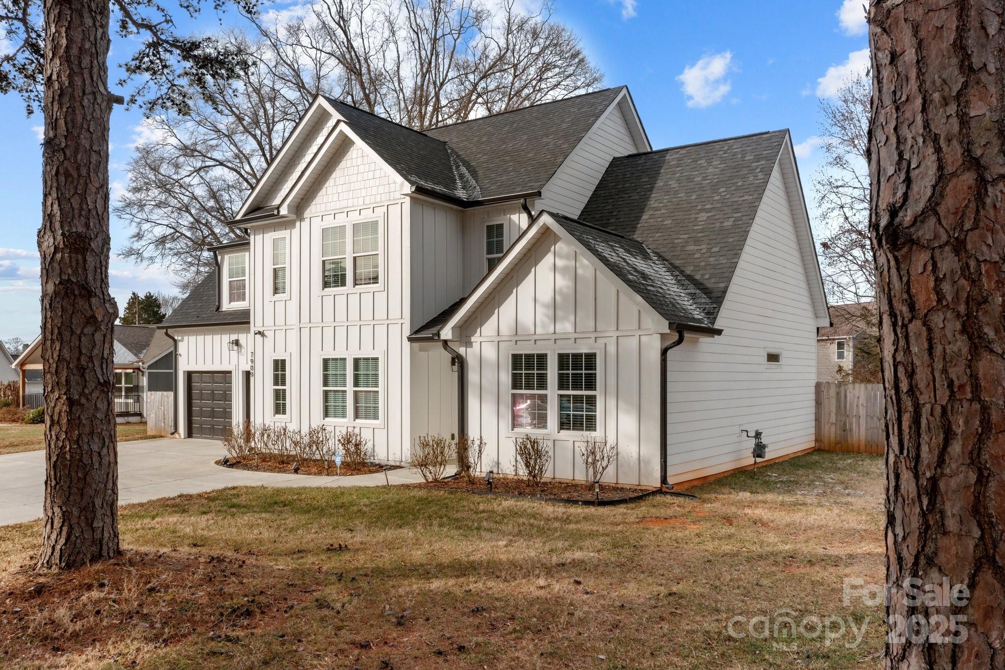 7909 Reames Road Charlotte, NC 28216 - Photo 5 of 45 Gallery Image 5