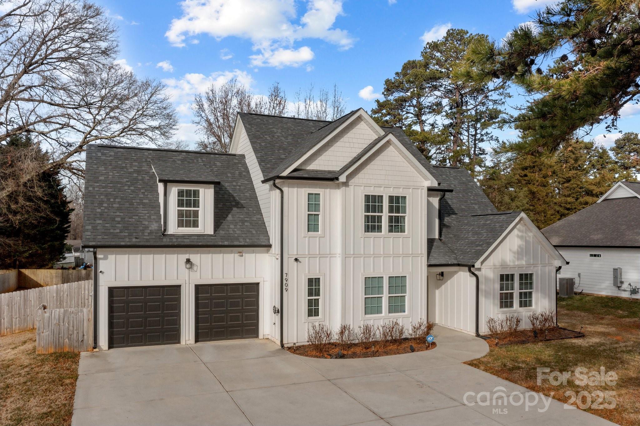 7909 Reames Road Charlotte, NC 28216 - Photo 6 of 45 Gallery Image 6