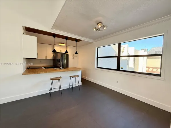 a view of entryway with workspace