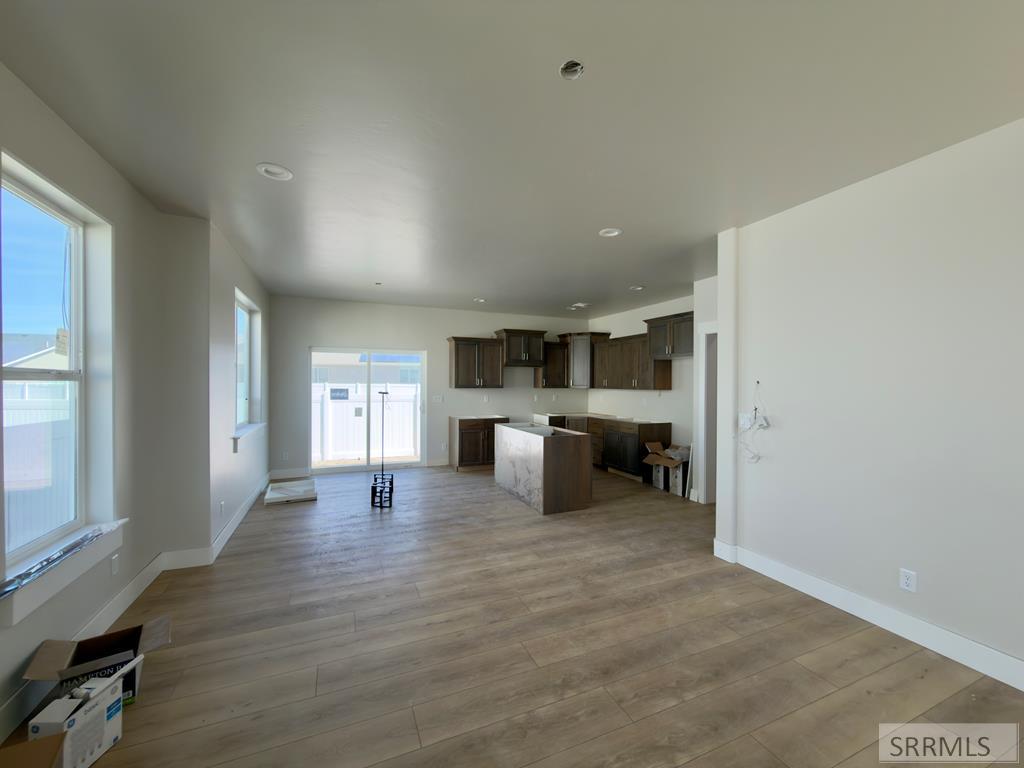 1018 Alpine Avenue Chubbuck, ID 83202 - Photo 3 of 28