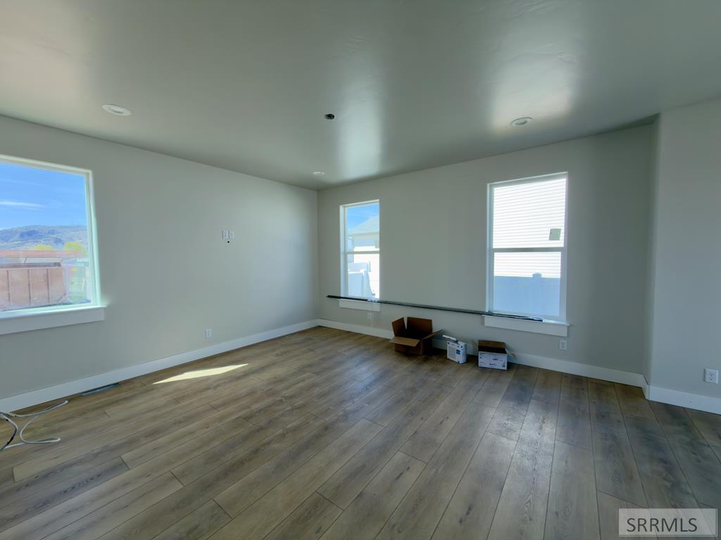 1018 Alpine Avenue Chubbuck, ID 83202 - Photo 4 of 28
