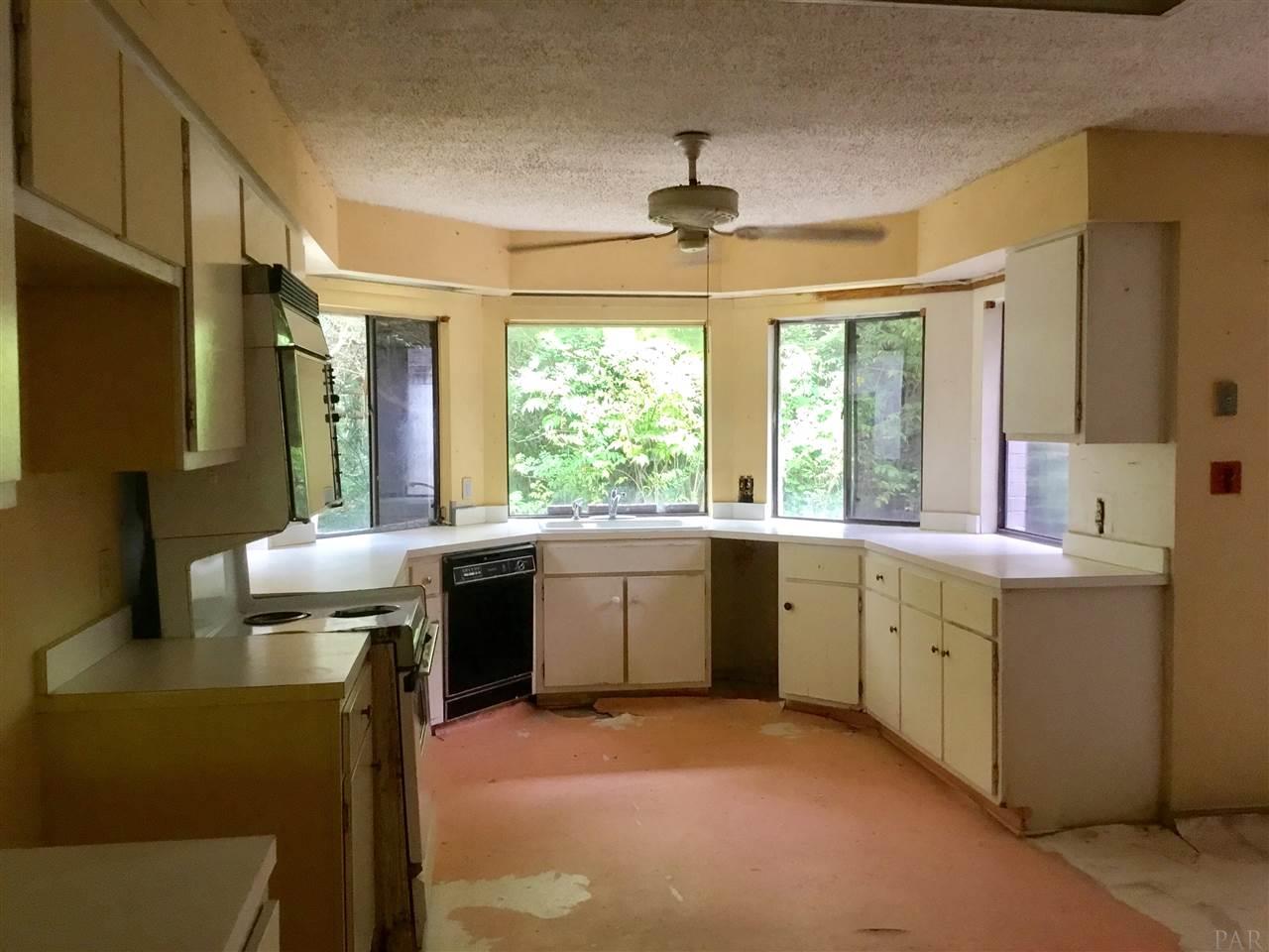3225 Pine Forest Road Cantonment, FL 32533 - Photo 8 of 26 Gallery Image 8