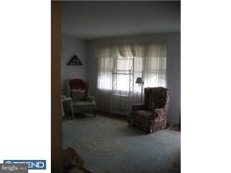 409 Lawrence Road Havertown, PA 19083 - Photo 3 of 10 Living Room