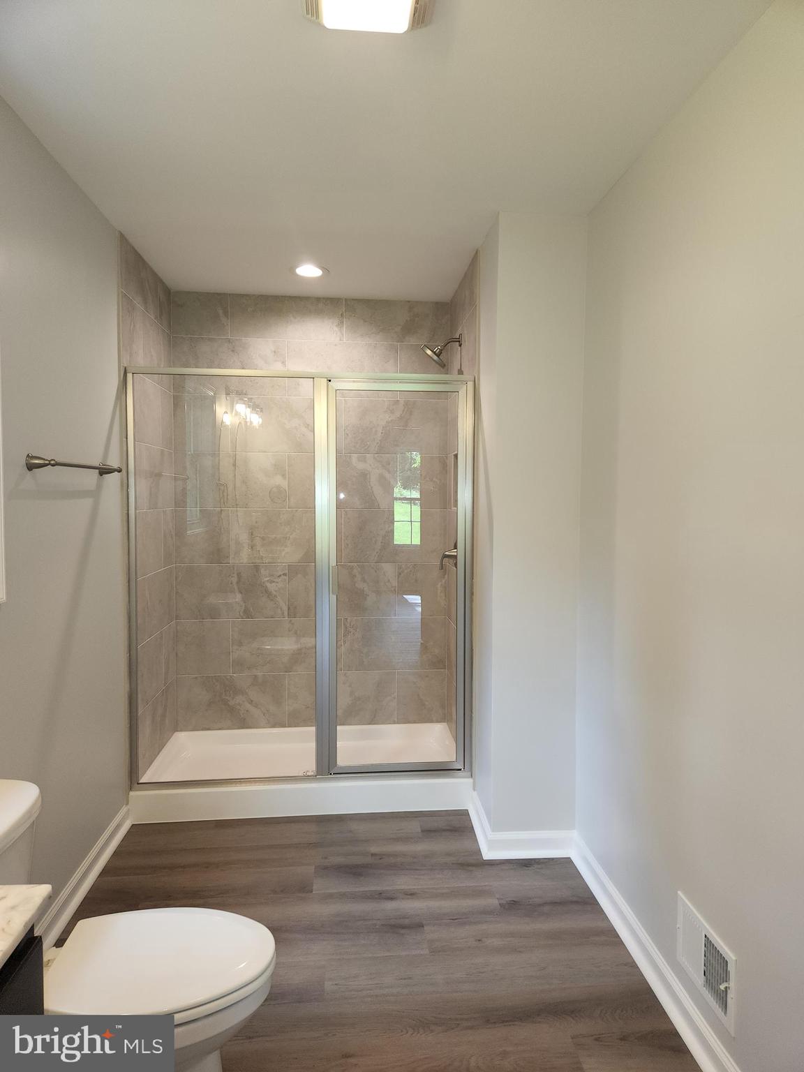 180 Farm Ridge Road Front Royal, VA 22630 - Photo 15 of 26 Primary shower